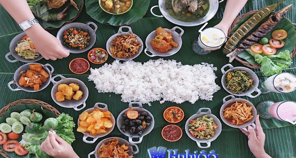 Kebiasaan dan Keunikan Makan Orang Indonesia