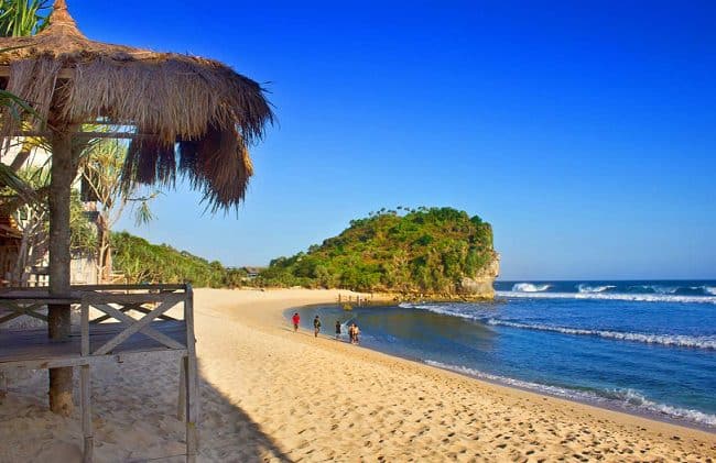 Pantai Drini pantai eksotis yogyakarta yang indah
