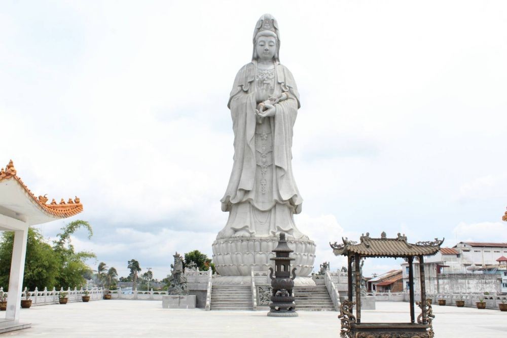 Patung dewi kwan im medan 