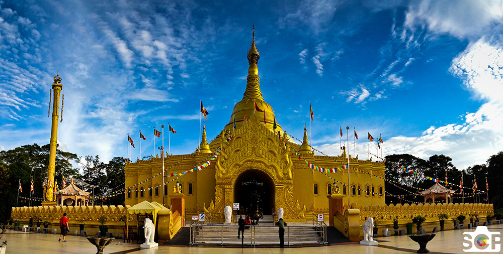 Pagoda Taman Alam Lumbini di medan
