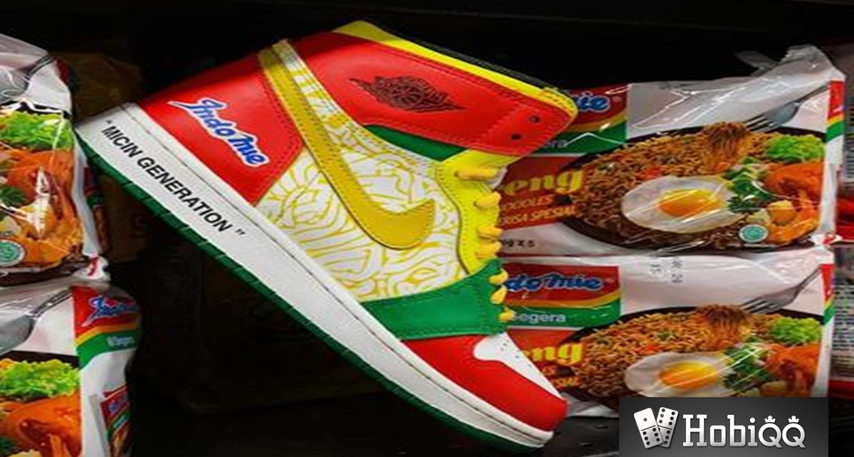 Kesempatan Memiliki Sneakers Bertema Indomie Goreng