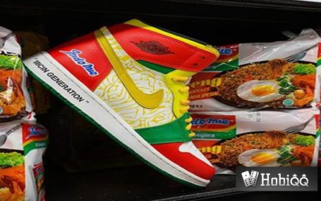 Kesempatan Memiliki Sneakers Bertema Indomie Goreng