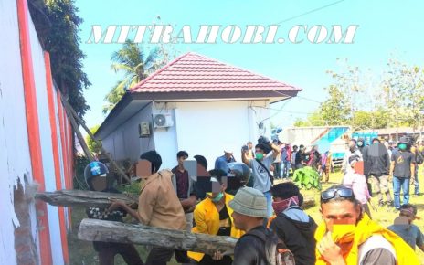 Keluarga jenazah mahasiswa kendari minta autopsi karena ditembak saat demo