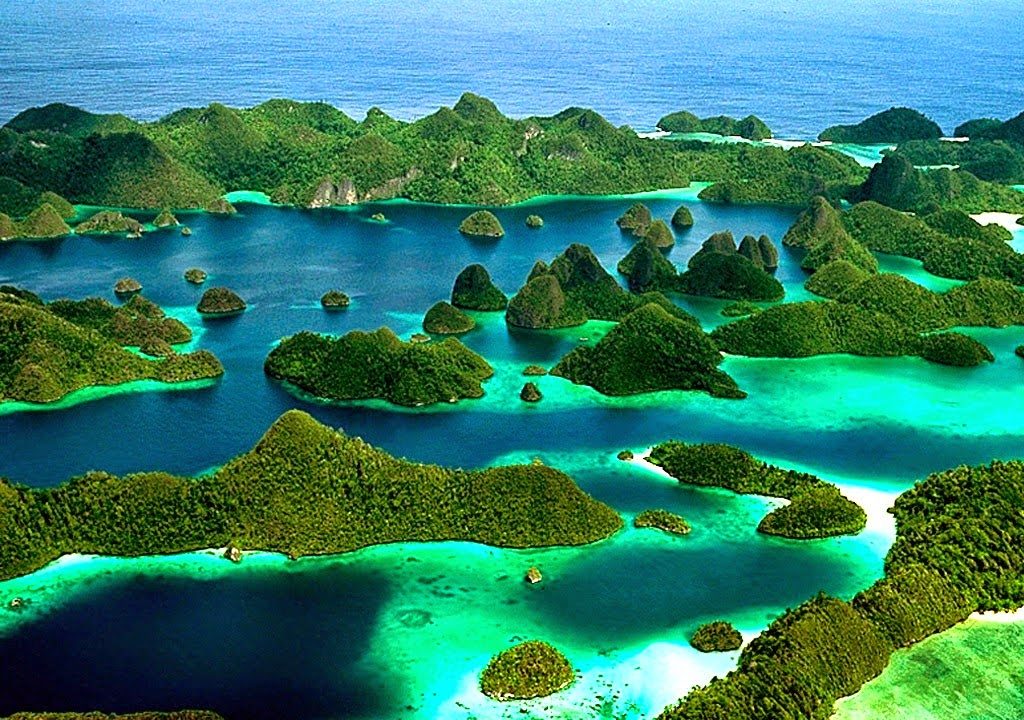 10 Wisata Alam di Indonesia yang Wajib Dikunjungi