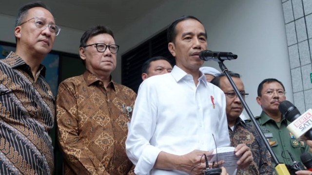 Jokowi perintahkan pengamanan semua pejabat semenjak wiranto ditusuk