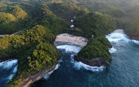 Pantai Cantik yang Tersembunyi di Yogyakarta