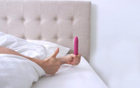 Plus Minus Gunakan Sex Toys Bersama