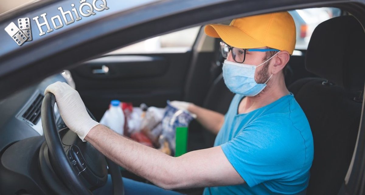 5 Pertimbangan untuk Mengenakan Masker atau Tidak Saat di dalam Mobil