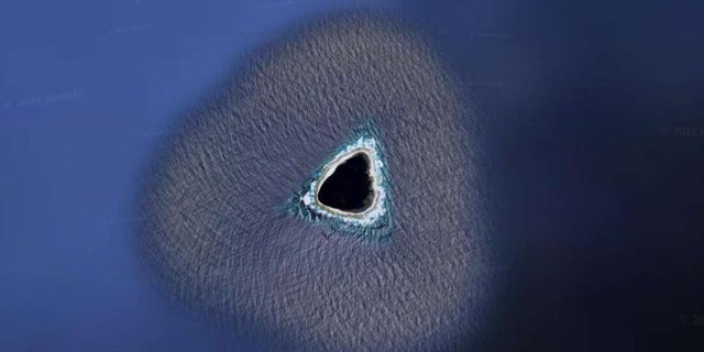 Misteri Lubang Hitam Terekam Google Earth