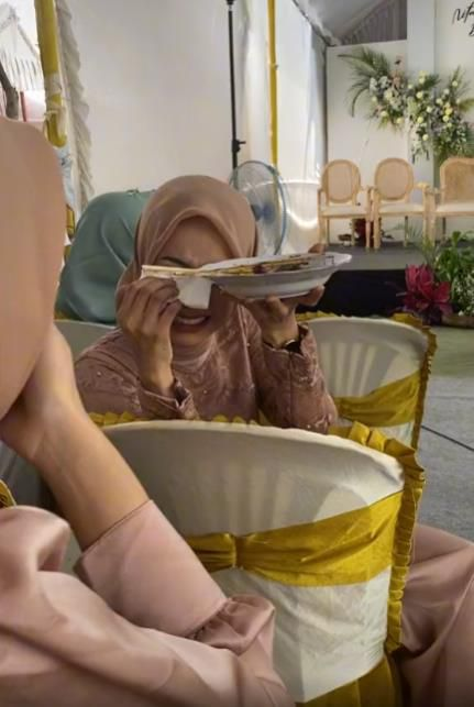 Wanita Nangis Tersedu sedu Pas Pengantin Sesi Foto