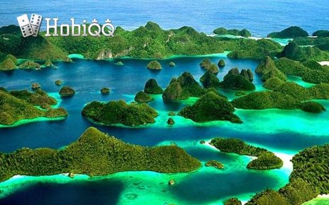 Teluk Paling Eksotis di Papua Barat