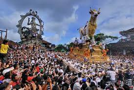 Upacara Ngaben, Tradisi Ritual Pembakaran Jenazah di Bali | Orami