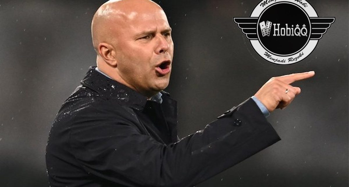 Erik Ten Hag Doakan Arne Slot Sukses di Liverpool