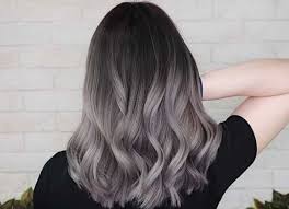 Intip Tren Warna Rambut Gray Blending ...